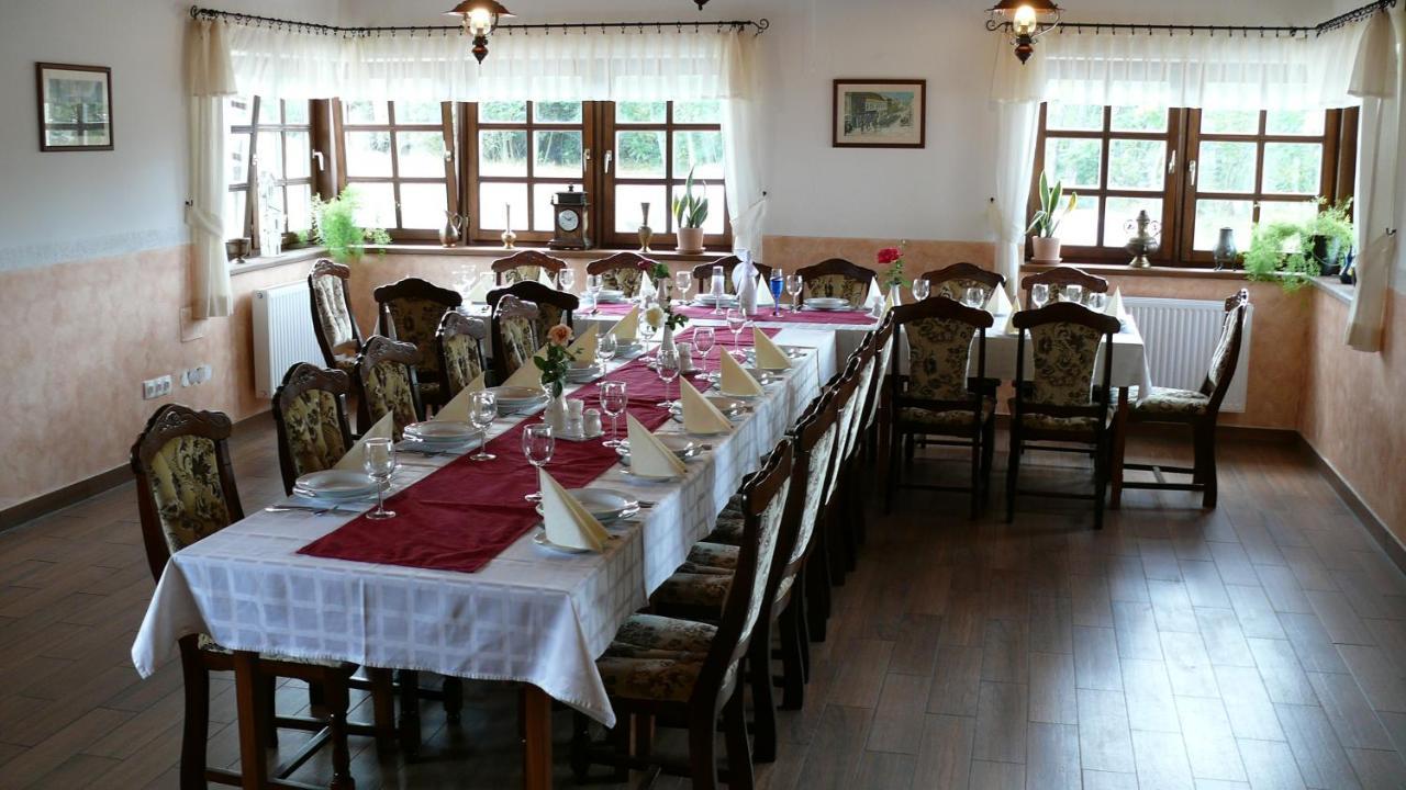 Bed and Breakfast Kadarta Vendeglo Panzio Veszprém Exterior foto