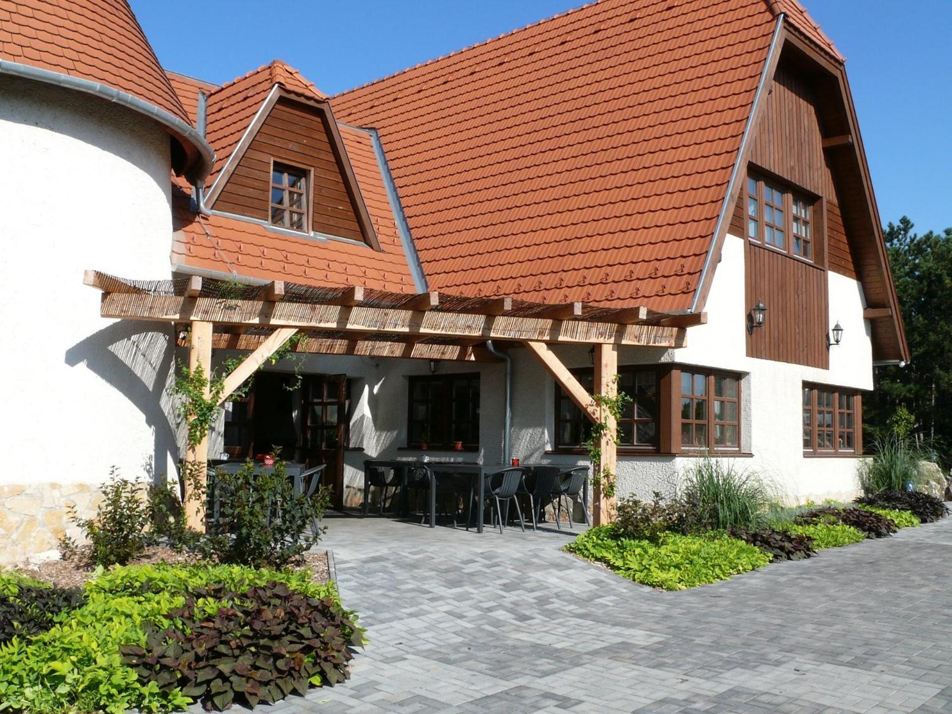 Bed and Breakfast Kadarta Vendeglo Panzio Veszprém Exterior foto